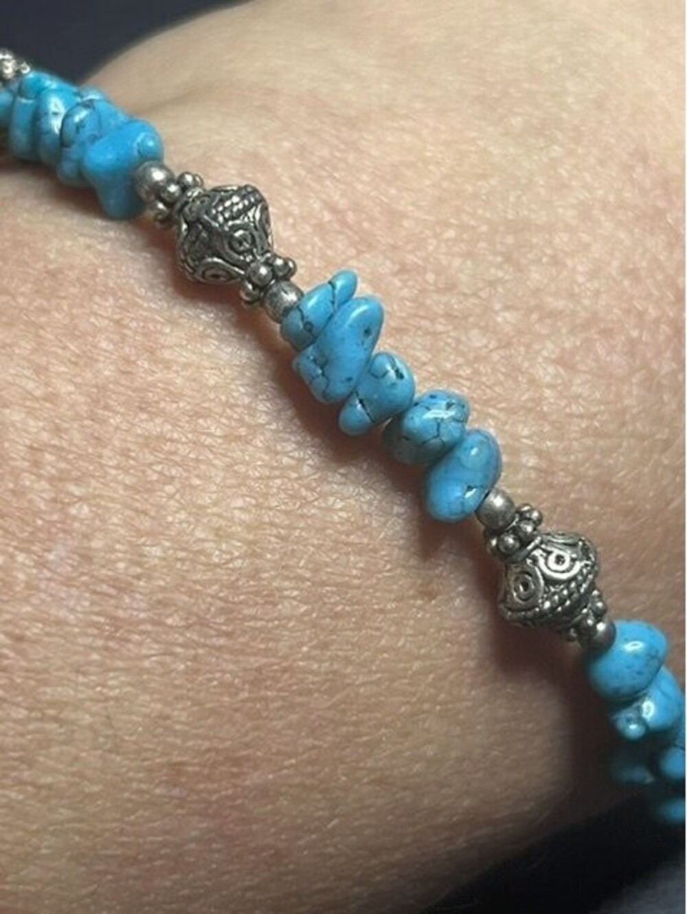 B6176 Turquoise beaded Bracelet Silver Tone Ornate Beads Toggle Clasp 8.25"
